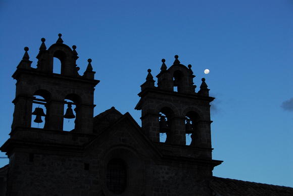 Moonrise over Cuzco