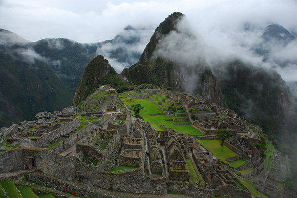 Machu Picchu ruins with Wayna Picchu (new mountain in the background)